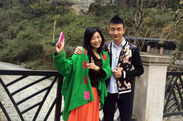2個月便閃婚！23歲小夥與46歲阿姨相戀　5年過去「仍恩愛如初」保鮮有秘訣