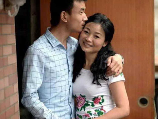 2個月便閃婚！23歲小夥與46歲阿姨相戀　5年過去「仍恩愛如初」保鮮有秘訣