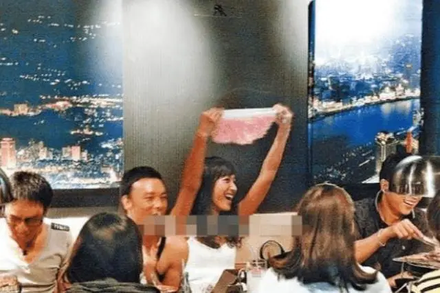 超大膽！她公然與4名猛男調情「舉動豪放」　  曾大膽評價「羅志祥吻技」：像章魚吸盤一樣強勁
