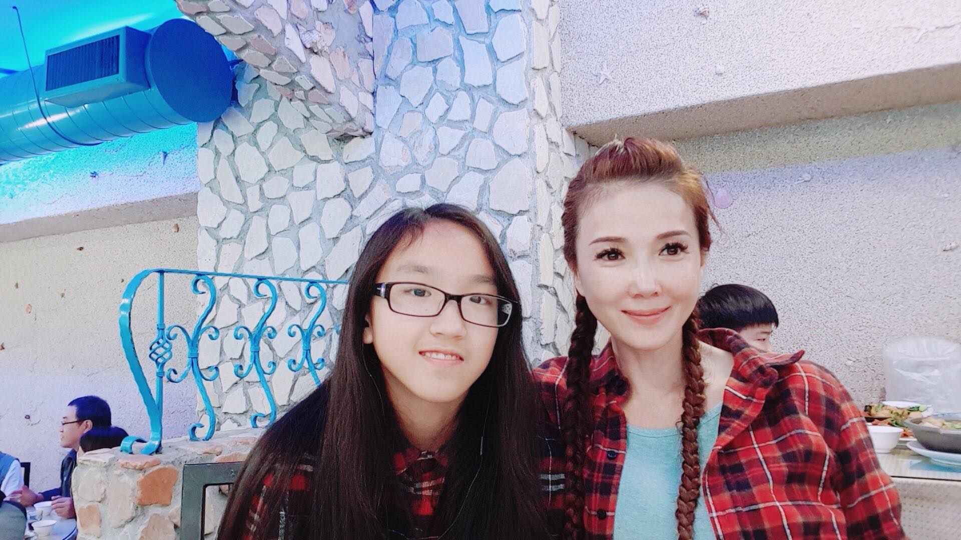 大姊是我第二個媽媽！丁國琳未婚產女「謝姊姊代母職」照顧女兒　「一封親筆信」讓她淚崩：把我女兒教得好好