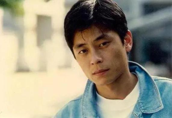 曾紅過四大天王！被妻拋棄「窮到和女兒吃一個蛋」     兒子「不識自己」13年後他現狀如何？