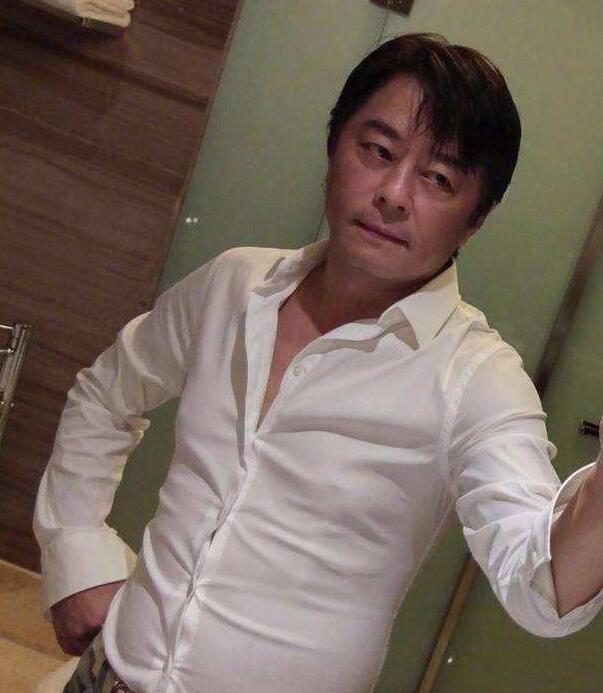 曾紅過四大天王！被妻拋棄「窮到和女兒吃一個蛋」     兒子「不識自己」13年後他現狀如何？
