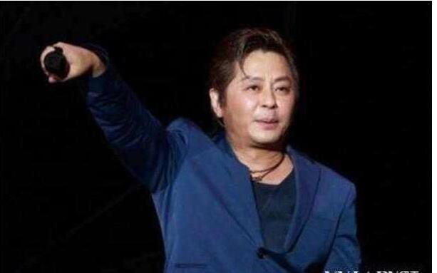 曾紅過四大天王！被妻拋棄「窮到和女兒吃一個蛋」     兒子「不識自己」13年後他現狀如何？