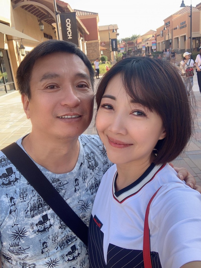 當年結婚上頭條！余皓然曬「25年前轟動全國婚禮照」　未婚懷孕「王中平一句話讓她跟定」3個月就閃婚