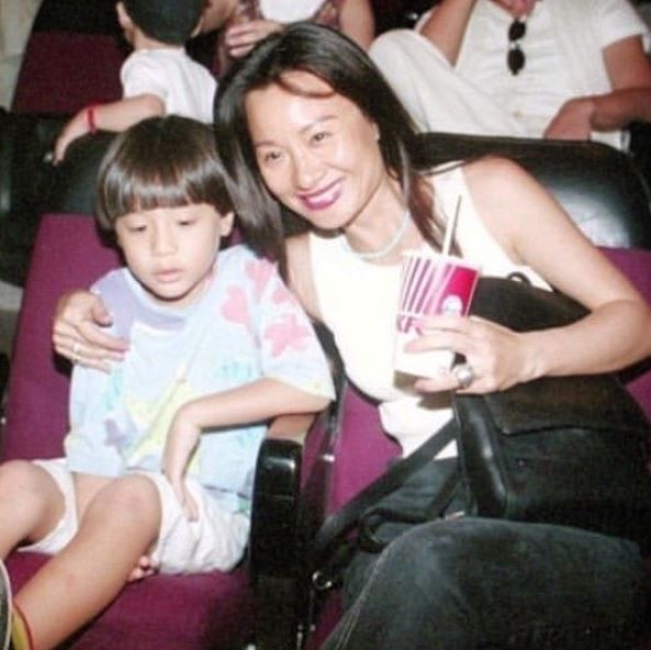 帥氣反轉人生！比莉「遇小三遭動粗」離婚又罹癌　獨立養大3子「69歲談第二春」近況曝光：兒子阻礙我