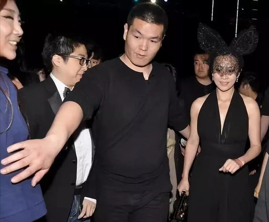 連浴缸、洗手盆都全換掉！舒淇做客借用了衛生間　走後劉嘉玲「立馬重裝廁所」：不允許有人共用