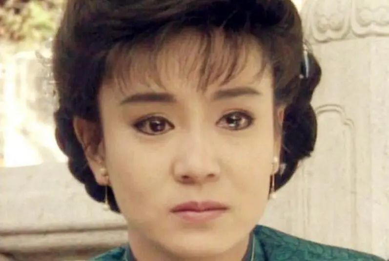 一生都是淚！她婚禮前被渣男棄「流產摘子宮」　晚年丈夫墜樓卻直言：不必同情我