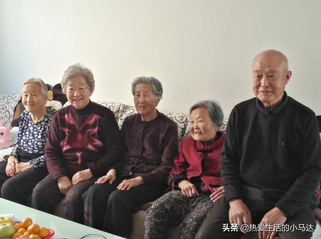 終於能好好維繫！71歲爺爺退休後「到處拜訪親友串門子」　久而久之「問題卻變得更多」嘆：晚年該學著獨處
