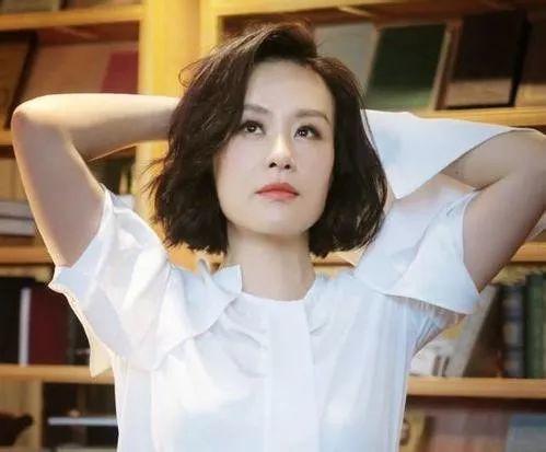 嫁給大11歲老公！9次試管嬰兒均失敗　無奈養狗「來當子女」卻依然幸福了26年