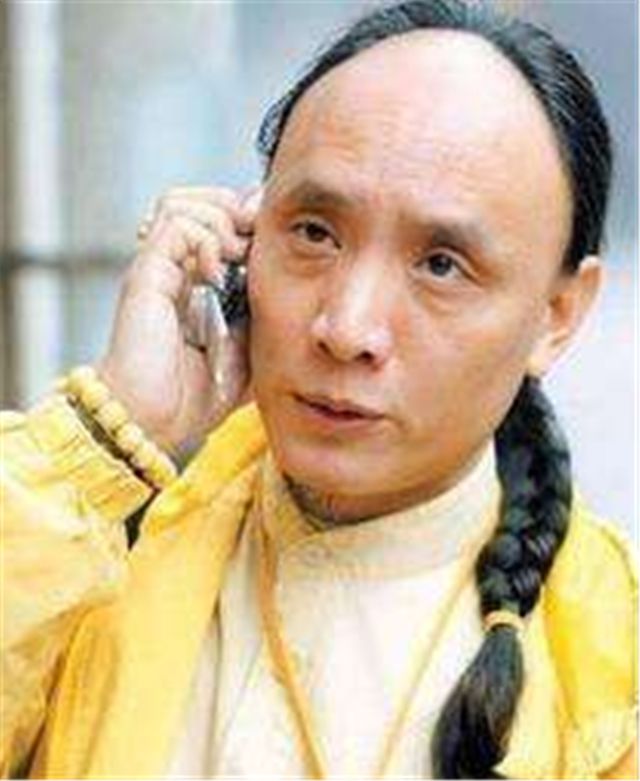 沉迷阿哥​夢！慈禧後人「上相親節目」為自己選妃　還要求「觀眾下跪」網：他的一生更荒唐