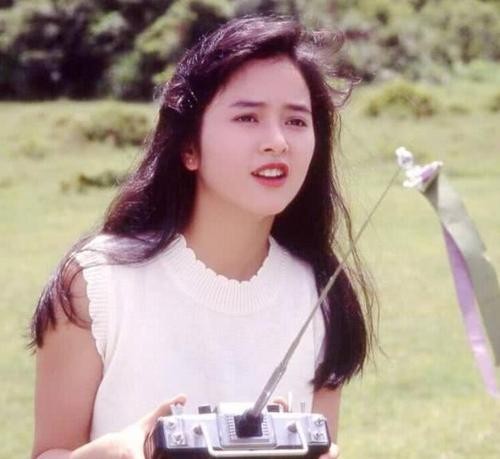 需求異於常人？22歲被豪門丈夫控訴「對私生活苛索無度」　離婚身敗名裂做售樓小姐：很感謝他