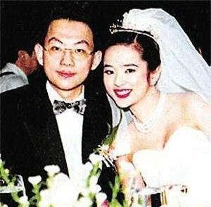 需求異於常人？22歲被豪門丈夫控訴「對私生活苛索無度」　離婚身敗名裂做售樓小姐：很感謝他