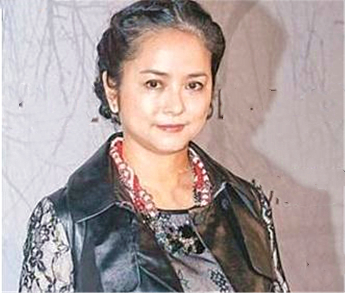 需求異於常人？22歲被豪門丈夫控訴「對私生活苛索無度」　離婚身敗名裂做售樓小姐：很感謝他
