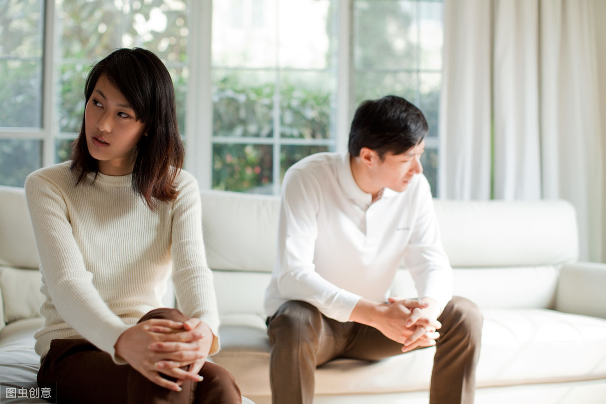 結婚30年！夫妻AA制貫徹到底「各做各的飯」　老公冬天睡床底「連雞蛋也要做標記」：不能越界