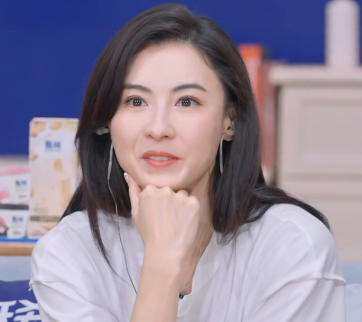 小朋友爭玩具！張柏芝用小技巧「成功拿下」孩子　機智「化解矛盾」被狂讚：完勝專業老師