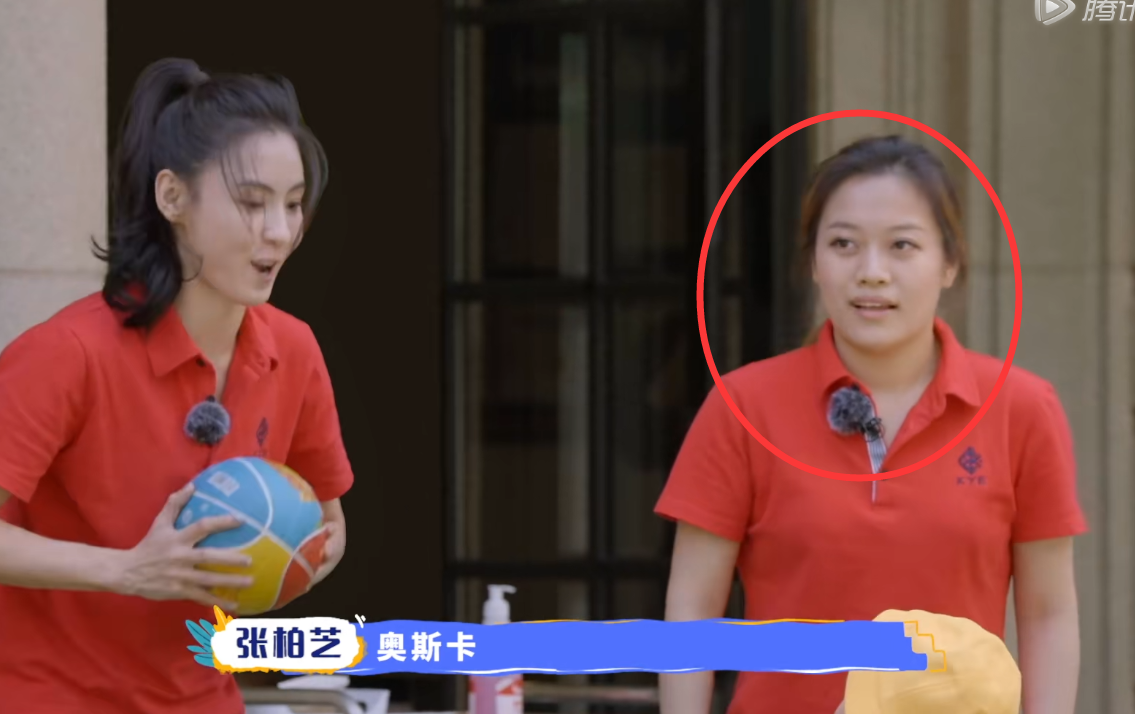 小朋友爭玩具！張柏芝用小技巧「成功拿下」孩子　機智「化解矛盾」被狂讚：完勝專業老師