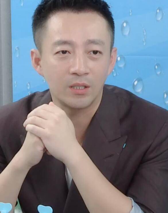 婚變後首露面！汪小菲「提及兒女」落淚痛哭　狀態憔悴「消瘦不少」全程避談大S