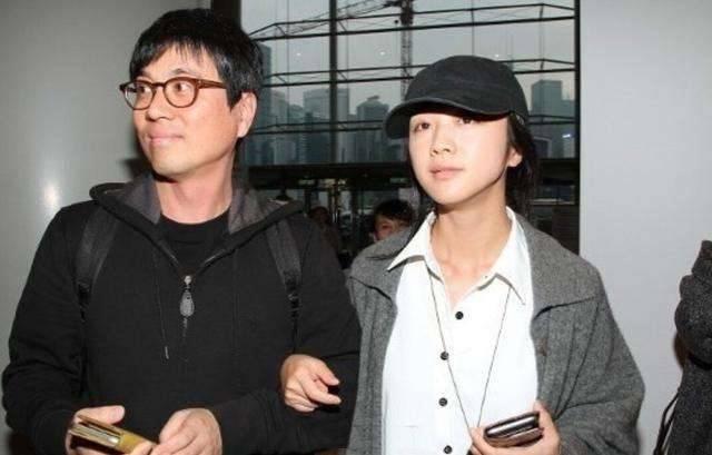 嫌天熱！湯唯4歲女兒「自行剪髮」率性如媽媽　攔不住「越剪越短」出門被喊哥哥