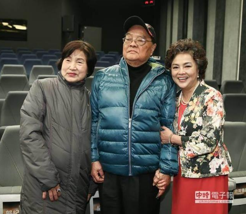 誤信民俗療法害慘自己！紀寶如「摔倒後找師傅喬遇驚魂」今拄拐杖首露面　包石膏3個月「親還原被折腿慘況」
