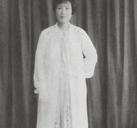 結婚36年！她堅決「不跟丈夫同床」也不離婚　102歲時丈夫走後「終說出了秘密」