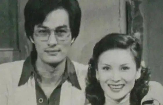離婚23年完全斷交！陳莎莉前夫「是元老級小生」赴陸經商有成　再交小16歲女友「74歲近況曝光」