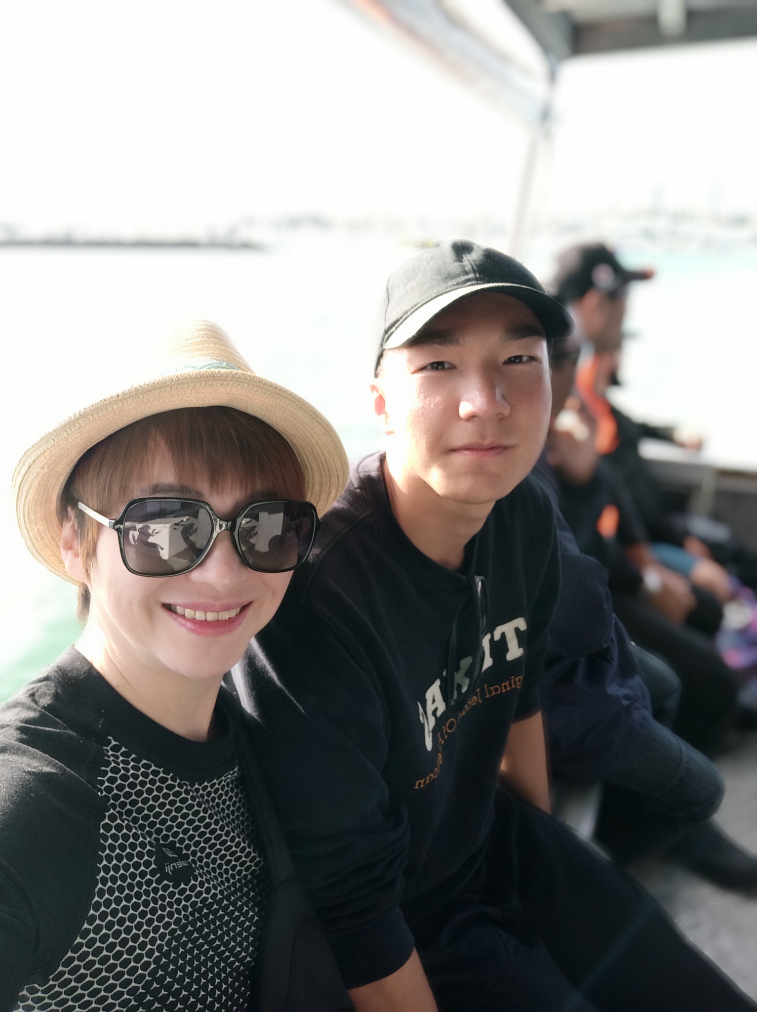 再忙，孩子也要自己顧！岑永康夫妻輪班合作「全時間帶孩子」從沒補習　砸千萬「送兒女赴紐西蘭念書」再累也值得