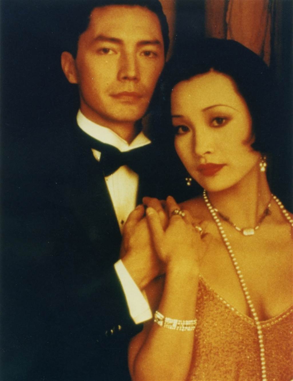 認了容顏衰老！《末代皇帝》陳沖「60歲身材凹凸有致」美得優雅　「照鏡子發現變老又怎樣」：最怕不懂欣賞自己