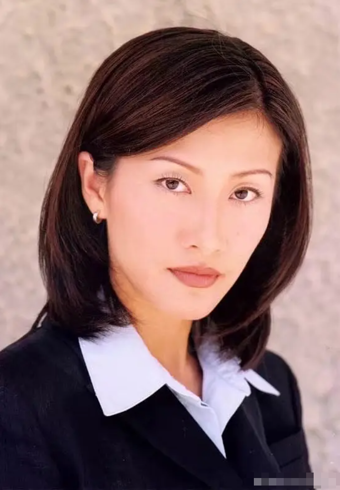 曾是當家視后！56歲女星「婚後愛上老公好友」離婚再嫁　淡出演藝圈許久「二婚夫成她最大負擔」
