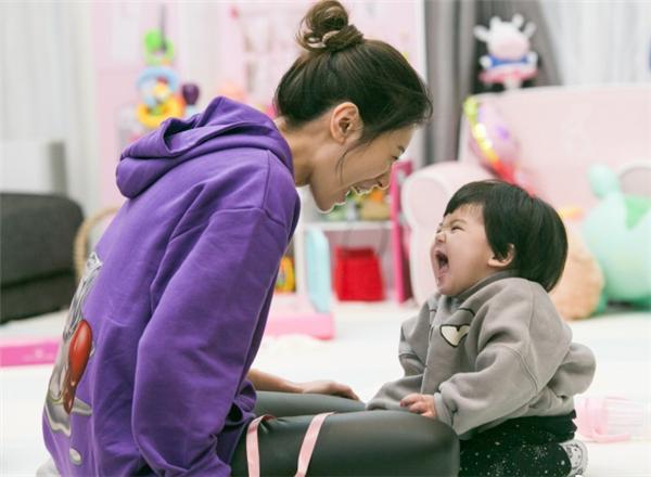 張柏芝自曝兒子成績差！整天打遊戲「還帶女生回家」　被誤解的「放養教育」正在毀掉孩子