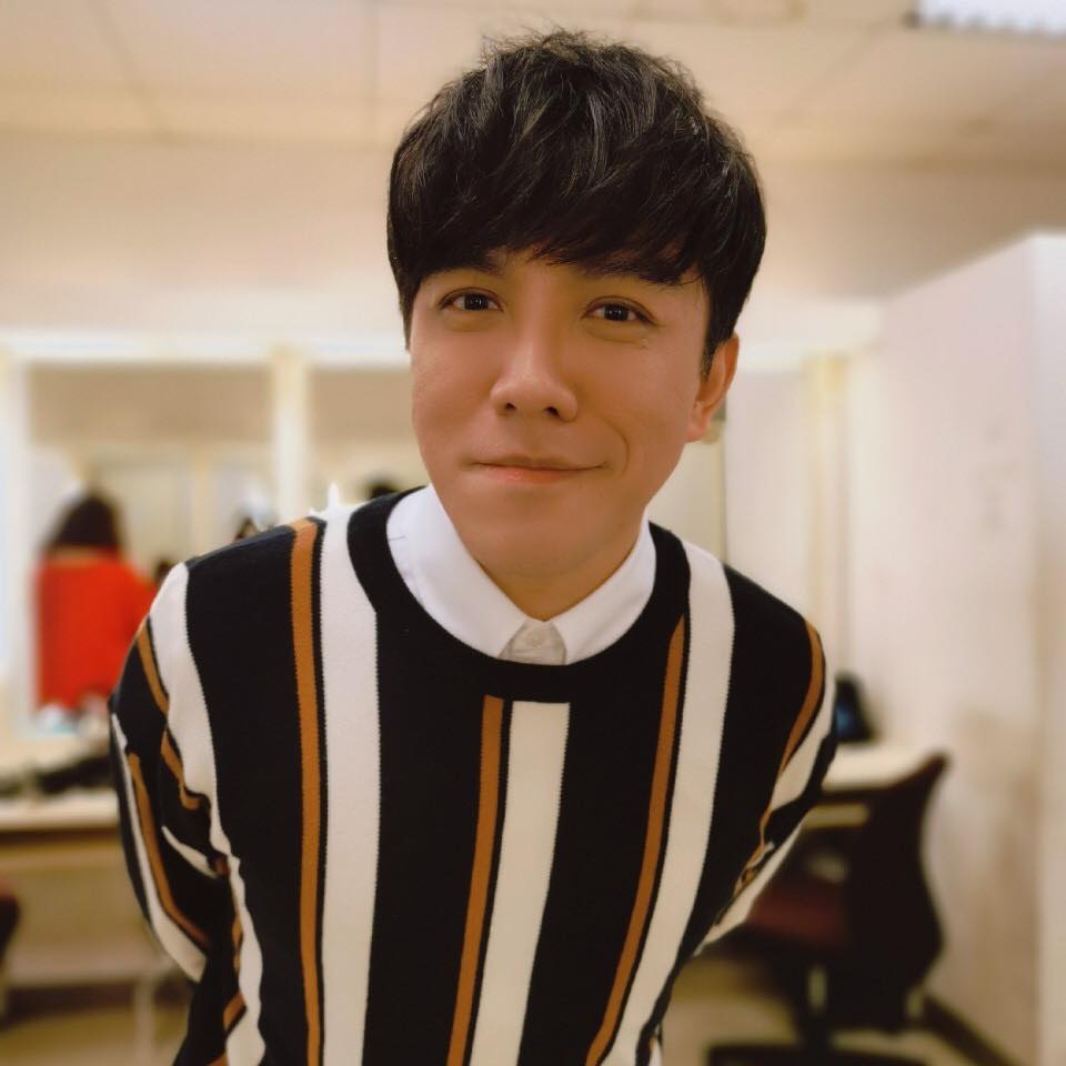 被封小氣歌手！許志豪對自己超摳「出門只帶15元搭公車」愛撿回收　晉身百萬俱樂部「賺來的全給家人花」