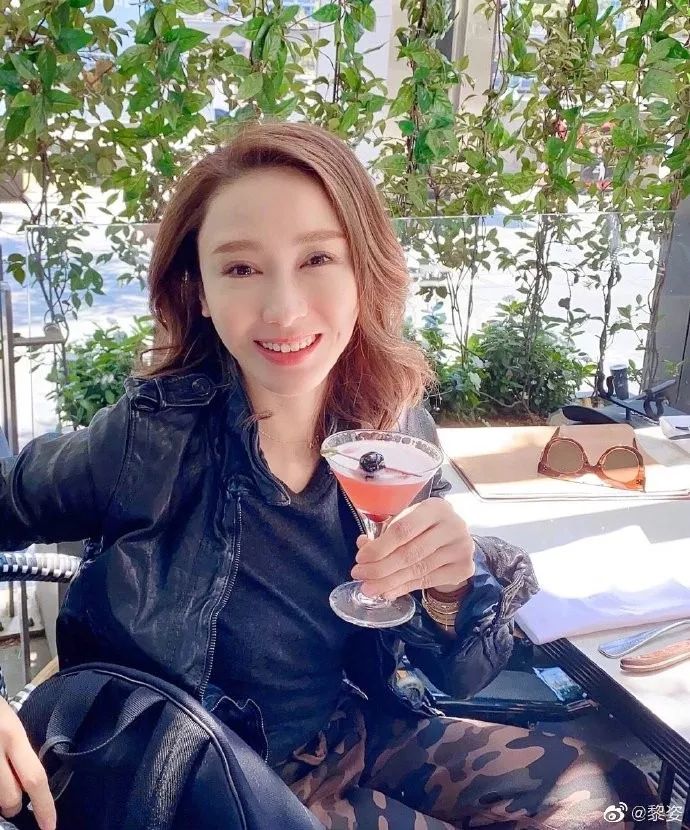 出生豪門變落魄千金！為救弟弟「嫁給大15歲殘疾富豪」　連生3女「換夫姓」退圈13年風采依舊