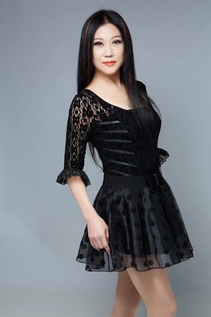 紅了26年！《愛江山更愛美人》原唱「以60歲為榮」：此刻的我最美麗 　摯愛媽媽離開心痛喊話「愛江山更愛媽媽」