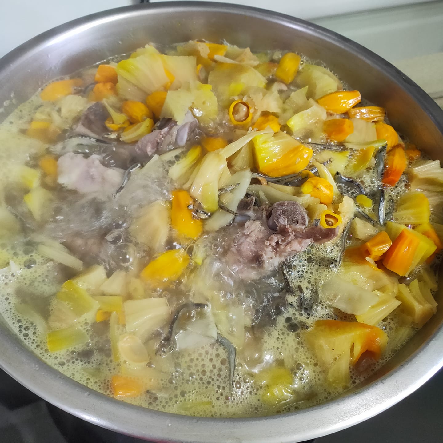 神秘果實驚現！網友曬「朋友送的詭異禮物」求解料理法 內行揭密：花蓮特產「巴基魯」營養滿分