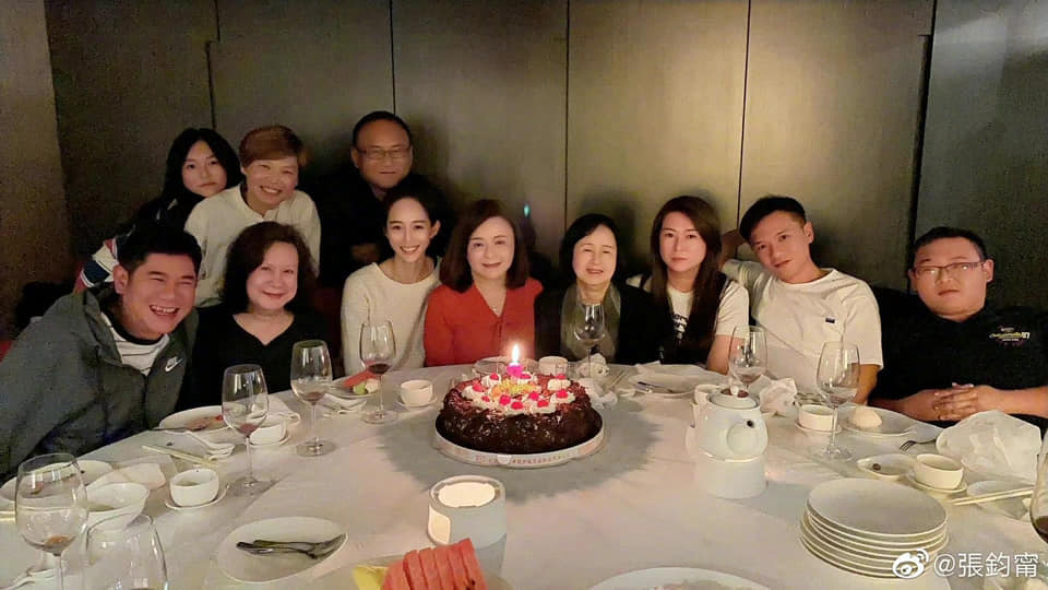 張鈞甯的成功是被教出來！鄭如晴「寧讓女兒在全校罰站」不當跑腿媽　她很慶幸：時間是花在和「孩子聊天」