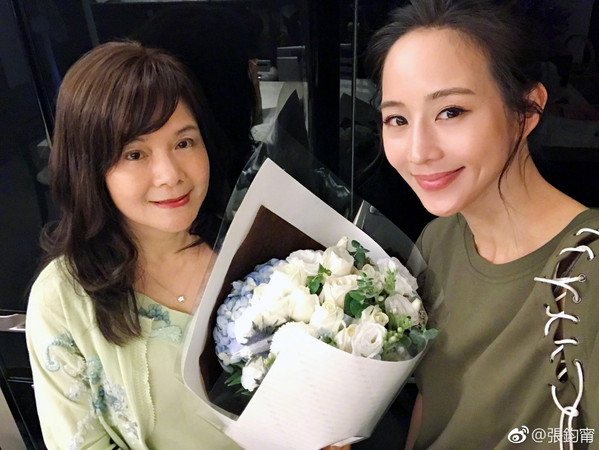 張鈞甯的成功是被教出來！鄭如晴「寧讓女兒在全校罰站」不當跑腿媽　她很慶幸：時間是花在和「孩子聊天」