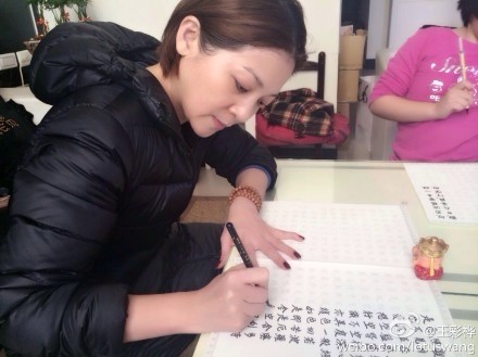 寧可信其有！王彩樺「全家高速公路遇禍」憑1物擋煞躲死劫　從小與媽祖結緣「親揭玄妙靈動感應」反應嚇壞眾人