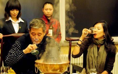 待遇大不一樣！分別「擁抱梁朝偉和劉德華」　林志玲「高情商表現」：真人生贏家