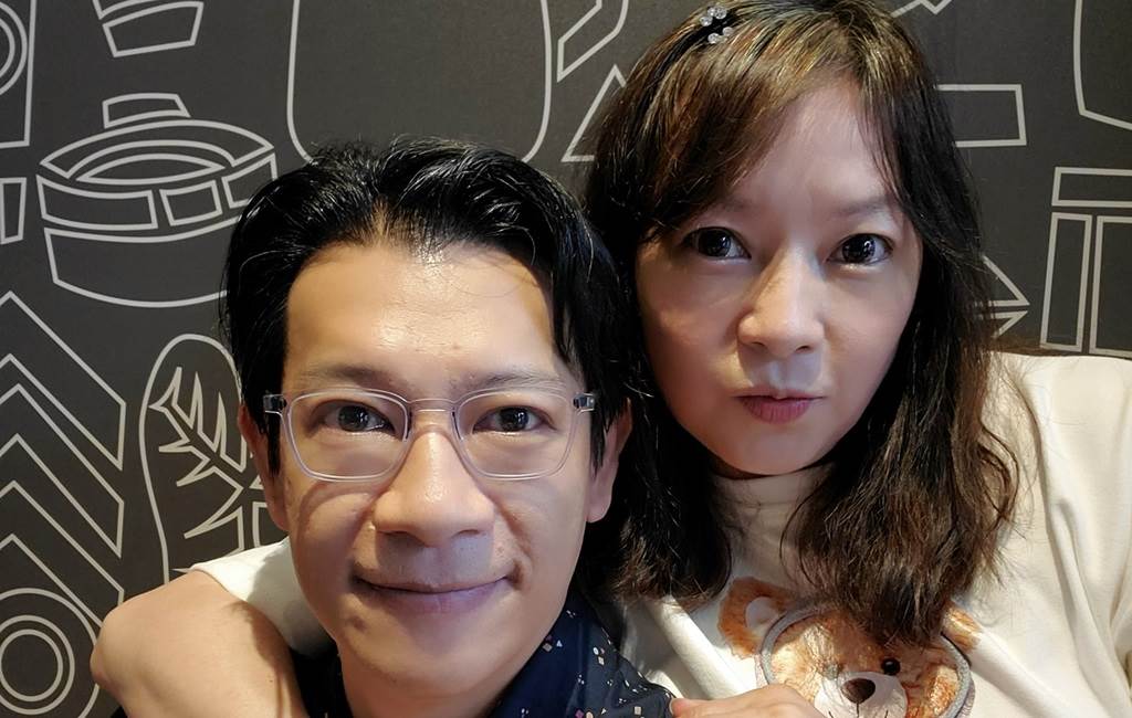 老公糟蹋廚房20年！谷懷萱親曝「賢慧改造現況照」秒變防疫密基地　「夫妻自得其樂下廚」網笑虧：他上輩子燒好香