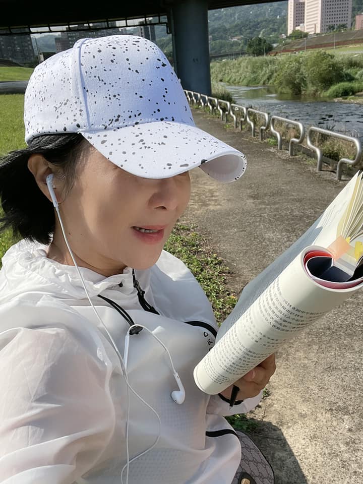 56歲還有野心！吳淡如亮「全球前3商學院」博士錄取書：學費不比哈佛便宜　握多張執照「只想把人生變有趣」