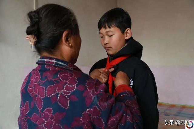 好不容易享清福！老奶奶晚年「兒子兒媳雙雙離開」留下3歲孫　祖孫相依為命「慶幸孫子孝順懂事」