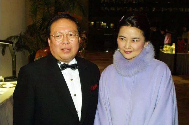 被封小林青霞！初戀不幸離去老公坐牢　自己拍戲被炸傷「63歲露面」依舊有氣場 