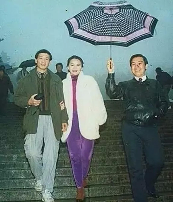 被封小林青霞！初戀不幸離去老公坐牢　自己拍戲被炸傷「63歲露面」依舊有氣場 