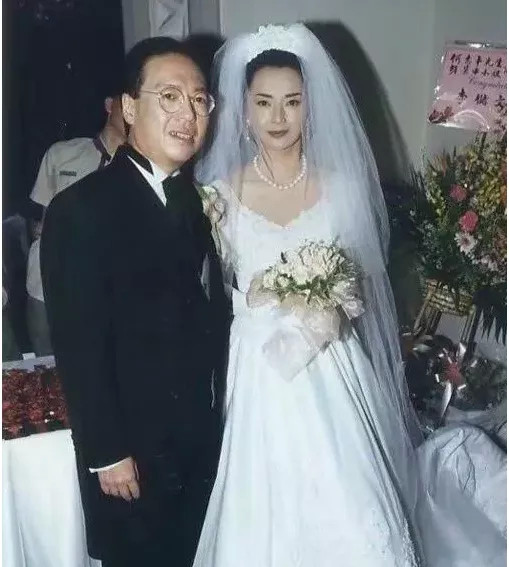 被封小林青霞！初戀不幸離去老公坐牢　自己拍戲被炸傷「63歲露面」依舊有氣場 