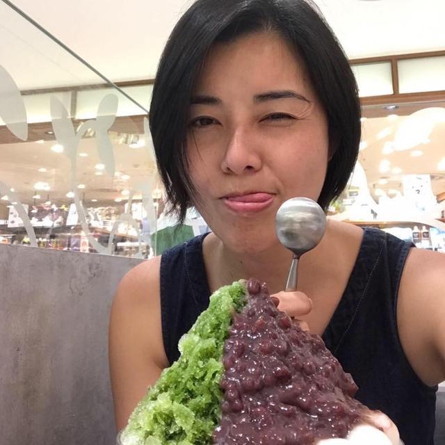 罕見同框！47歲蒙嘉慧開直播「老公鄭伊健驚喜客串」　大秀發福身材「網翻舊照揭原因」直呼：根本幸福肥