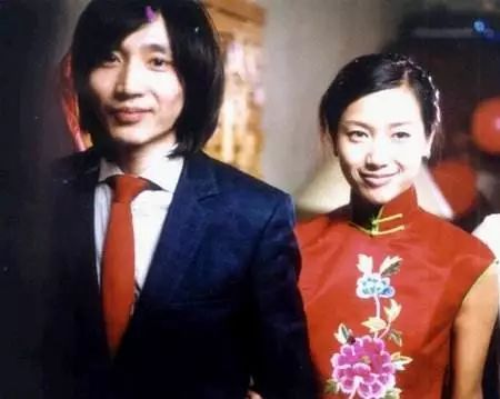 曾去廟裡重金求子！41歲高圓圓近照「小腹凸起」飄孕味　被抓包「吃孕期維生素」疑懷二胎