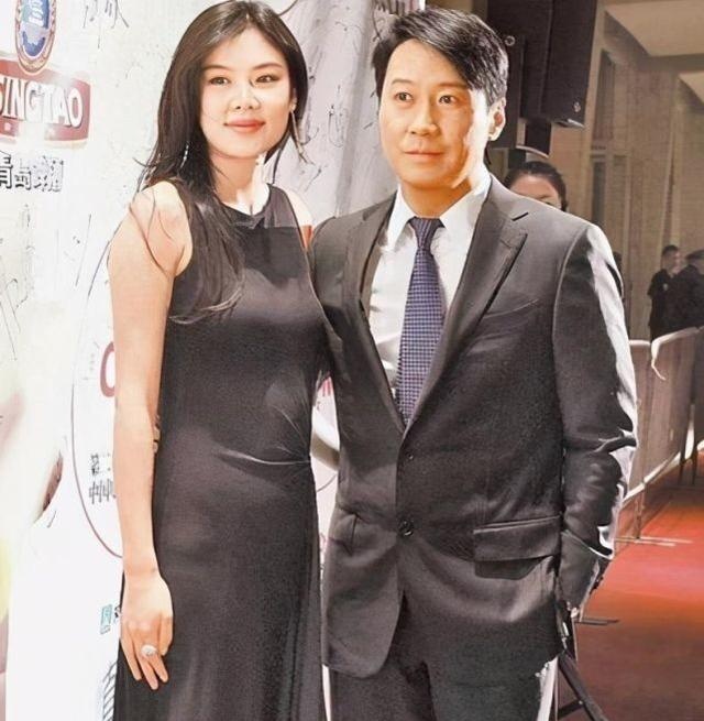 54歲黎明疑宣布再婚？自認「步入婚姻墳墓」　棄舒淇「為前妻狂花7億」情定女助理3年前生女