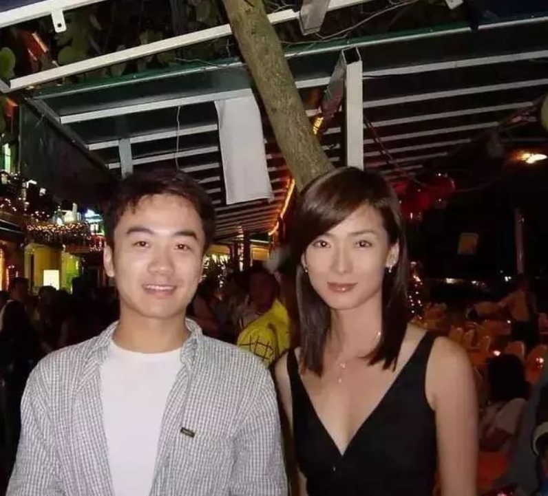她曾是最美何仙姑！卻遭薄情男友騙走「8千萬」　獨自養兒長大「45歲靠按摩討生活」