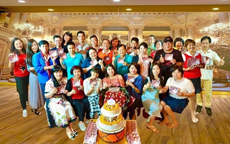熬過欠債千萬！陳思安「模仿江蕙唱歌影片曝」一夕爆紅　「恩人是台語歌王」私下相處如兄妹