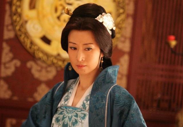 閃嫁房地產大亨！資深女星「為顧女兒放棄事業」婚後獨守空閨　 「一支冰淇淋」讓她看清7年豪門婚姻