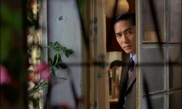 我忍了他33年！劉嘉玲「帶梁朝偉走秀」強烈對比被瘋傳　小細節完美詮釋「互補型婚姻」關鍵